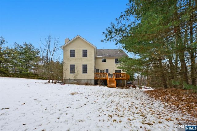 20 Sleepy Hollow Road, Denville Township, NJ 07834