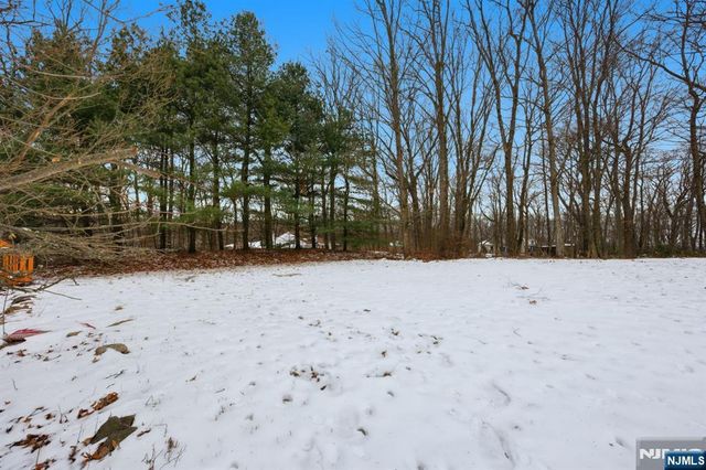 20 Sleepy Hollow Road, Denville Township, NJ 07834