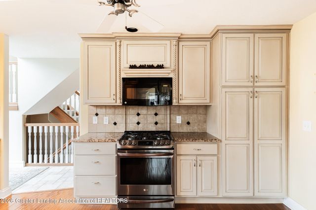 1455 Ivywood Drive, Okemos, MI 48864
