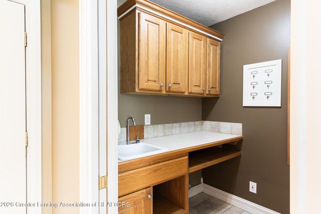 1455 Ivywood Drive, Okemos, MI 48864