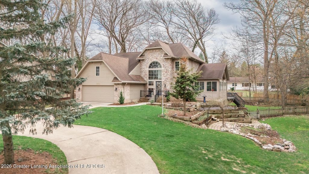 1455 Ivywood Drive, Okemos, MI 48864