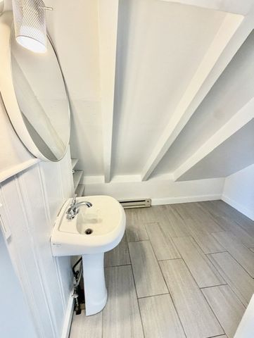 180 Dana Ave 3, Boston, MA 02136