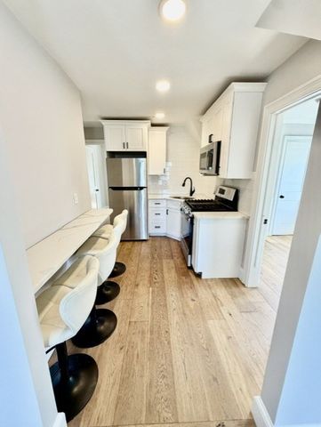 180 Dana Ave 3, Boston, MA 02136