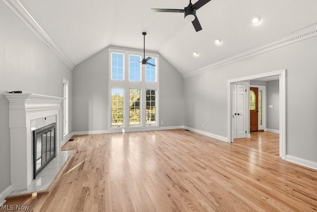 2097 Albertson Pky, Cuyahoga Falls, OH 44223