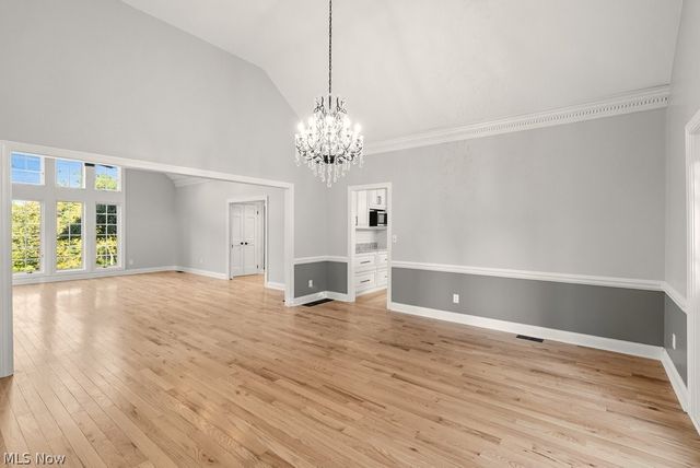 2097 Albertson Pky, Cuyahoga Falls, OH 44223