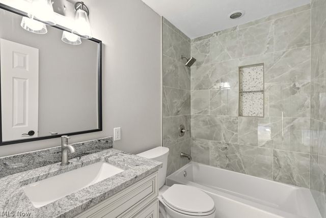 2097 Albertson Pky, Cuyahoga Falls, OH 44223