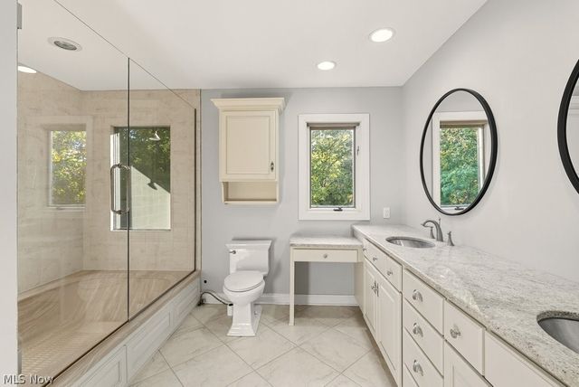 2097 Albertson Pky, Cuyahoga Falls, OH 44223