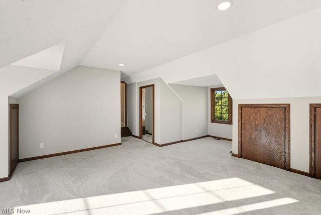 2097 Albertson Pky, Cuyahoga Falls, OH 44223