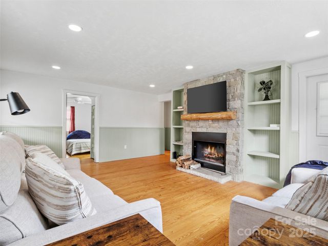 456 Windy Gap Road, Mars Hill, NC 28754