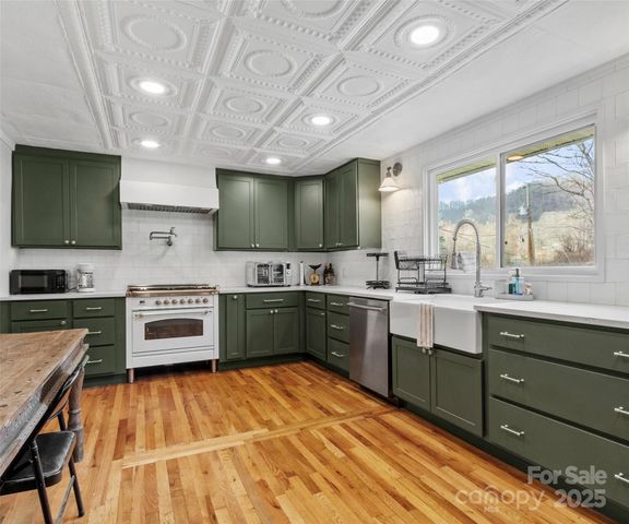 456 Windy Gap Road, Mars Hill, NC 28754