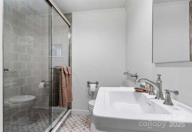 456 Windy Gap Road, Mars Hill, NC 28754