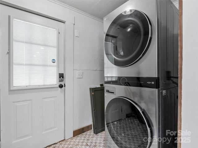 456 Windy Gap Road, Mars Hill, NC 28754