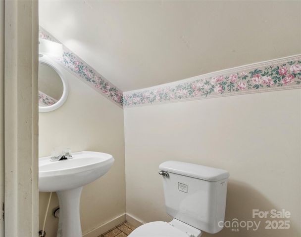 456 Windy Gap Road, Mars Hill, NC 28754