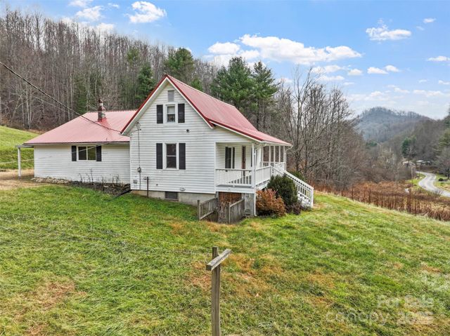 456 Windy Gap Road, Mars Hill, NC 28754