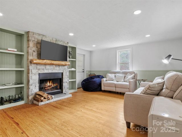 456 Windy Gap Road, Mars Hill, NC 28754