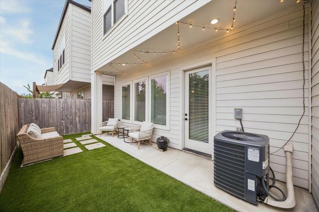 5709 White Magnolia Street, Houston, TX 77091