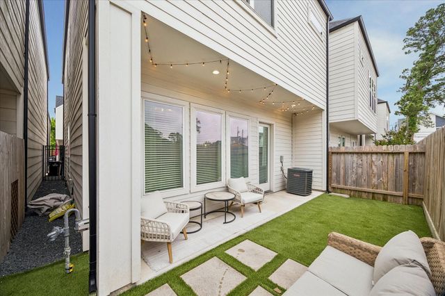 5709 White Magnolia Street, Houston, TX 77091