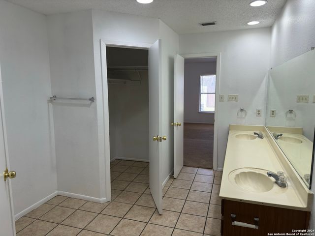 11766 SPRING SONG DR, San Antonio, TX 78249