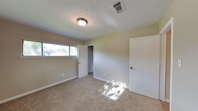 6706 Castleview Lane, Houston, TX 77489