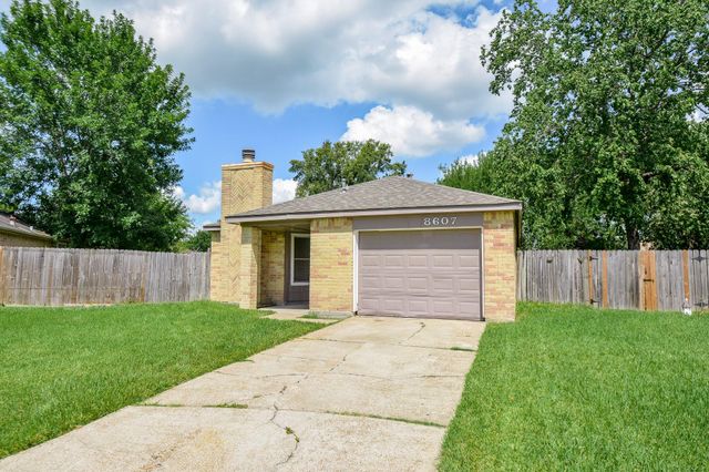 8607 Crystal Cove Circle, Houston, TX 77044