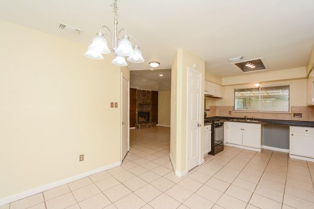 8607 Crystal Cove Circle, Houston, TX 77044
