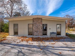 2886 Lowell Road, Springdale, AR 72764