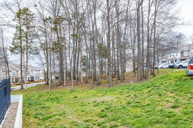 668 Flintlock Ct, Nashville, TN 37217