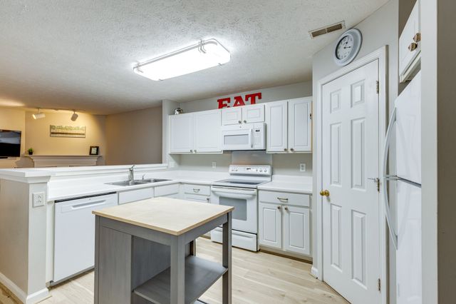 668 Flintlock Ct, Nashville, TN 37217