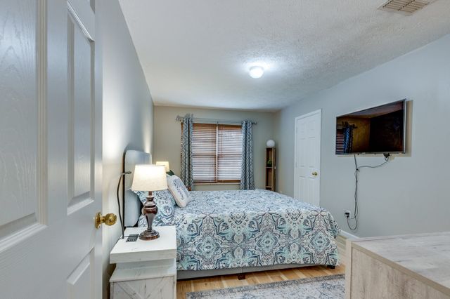 668 Flintlock Ct, Nashville, TN 37217