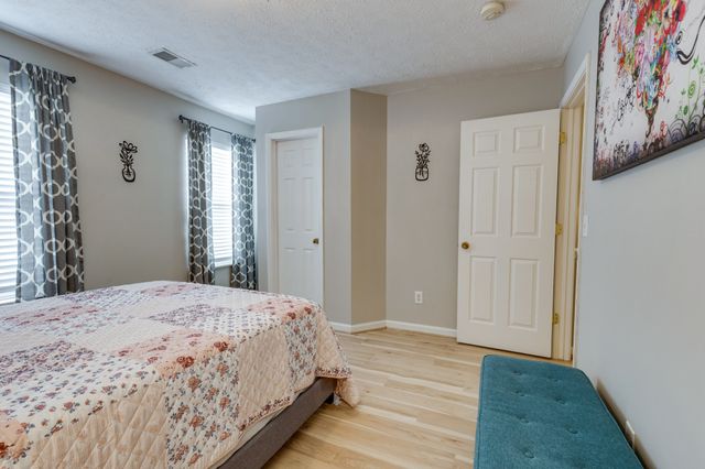 668 Flintlock Ct, Nashville, TN 37217