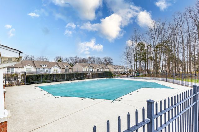 668 Flintlock Ct, Nashville, TN 37217