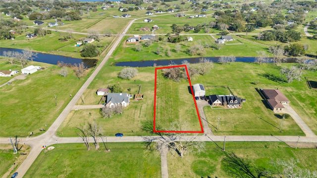 819 Mill Road, Angleton, TX 77515