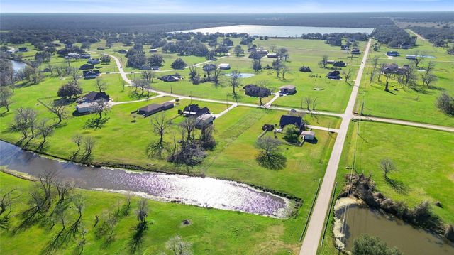 819 Mill Road, Angleton, TX 77515