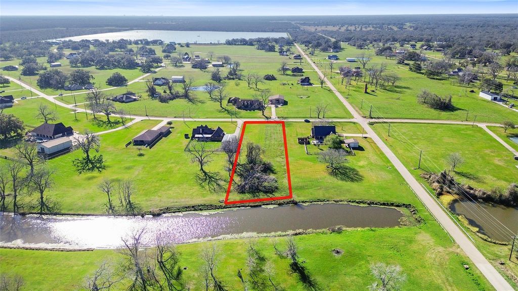 819 Mill Road, Angleton, TX 77515