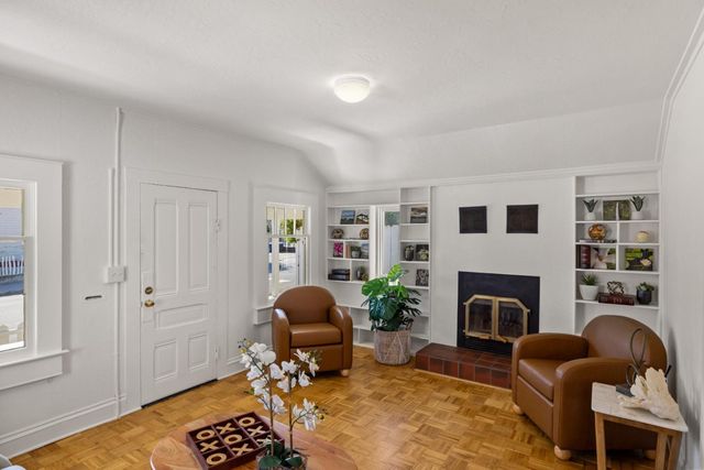 418 Fountain Avenue, Pacific Grove, CA 93950