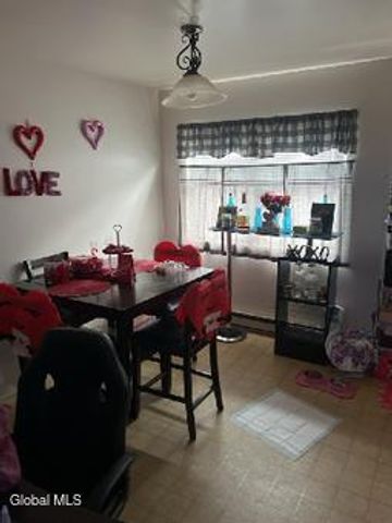 11 Limerick Drive, Albany, NY 12204