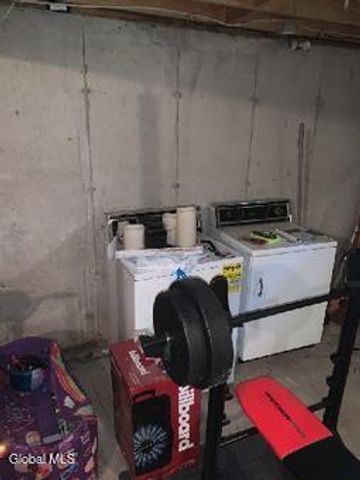 11 Limerick Drive, Albany, NY 12204