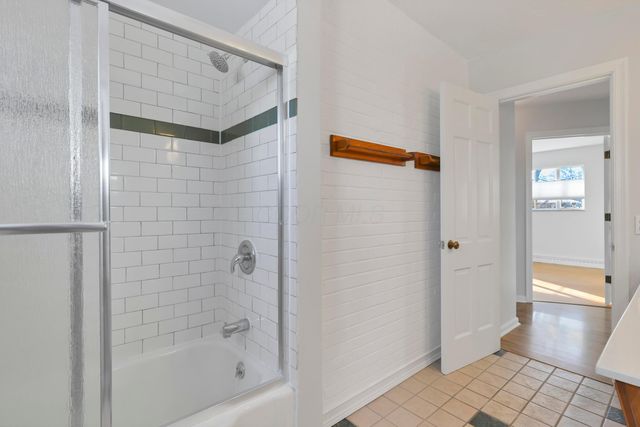 4266 Fairoaks Drive, Columbus, OH 43214