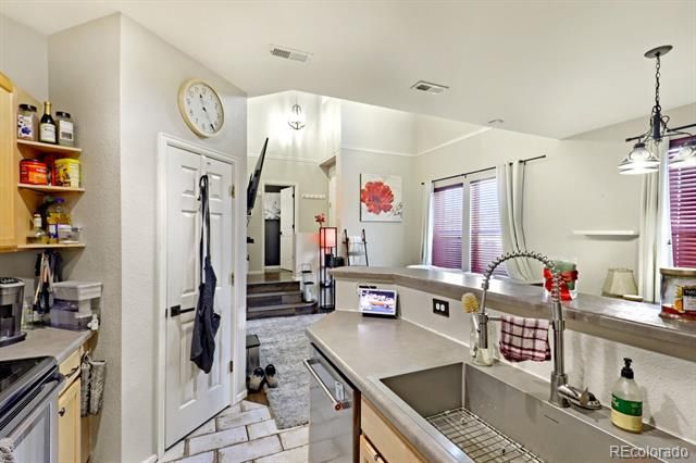 6703 S Winnipeg Circle 101, Aurora, CO 80016