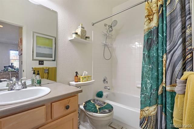 6703 S Winnipeg Circle 101, Aurora, CO 80016
