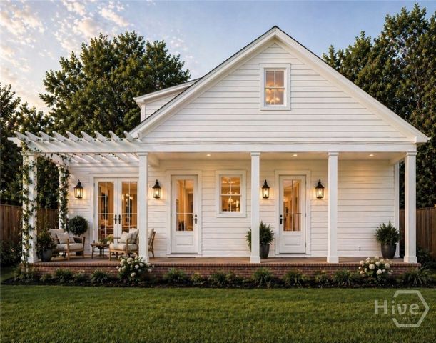 621 Columbus Drive, Savannah, GA 31405