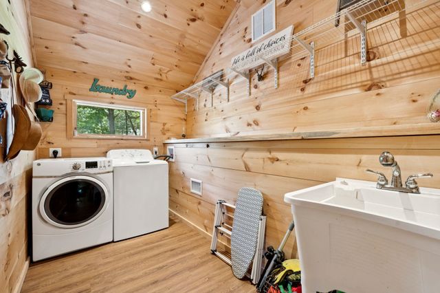 105 East Mountain Road, Newport, NH 03773