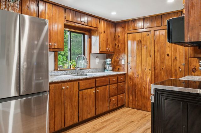 105 East Mountain Road, Newport, NH 03773