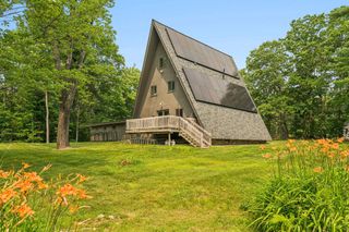 105 East Mountain Road, Newport, NH 03773