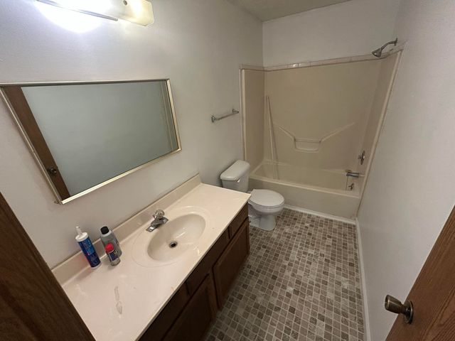 1625 N Colgate Avenue, Springfield, MO 65802