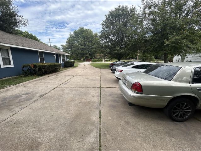 1625 N Colgate Avenue, Springfield, MO 65802