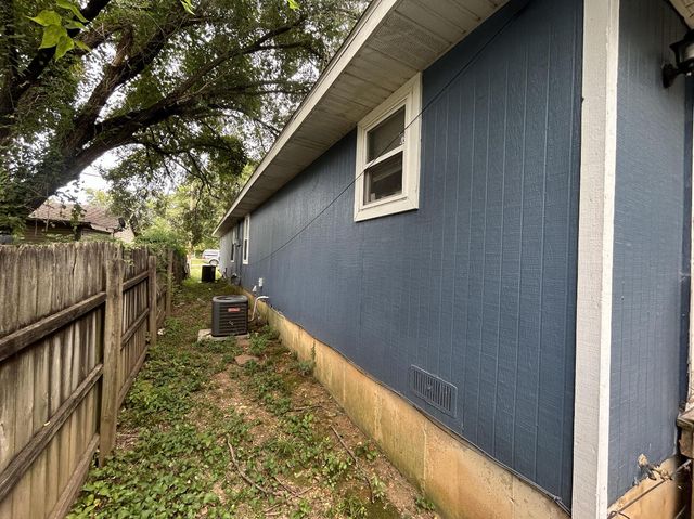 1625 N Colgate Avenue, Springfield, MO 65802