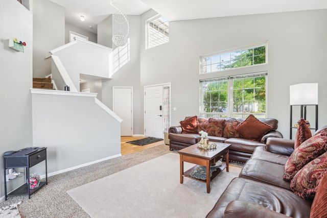 4801 BORDEAUX Drive, Lake In The Hills, IL 60156