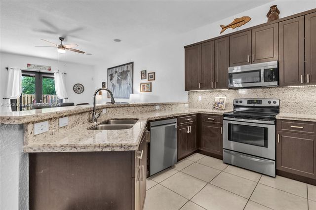 13501 SW 272nd Ter, Homestead, FL 33032