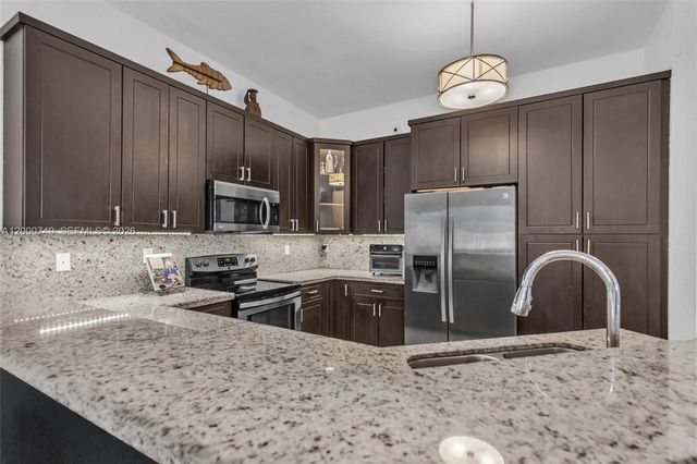 13501 SW 272nd Ter, Homestead, FL 33032